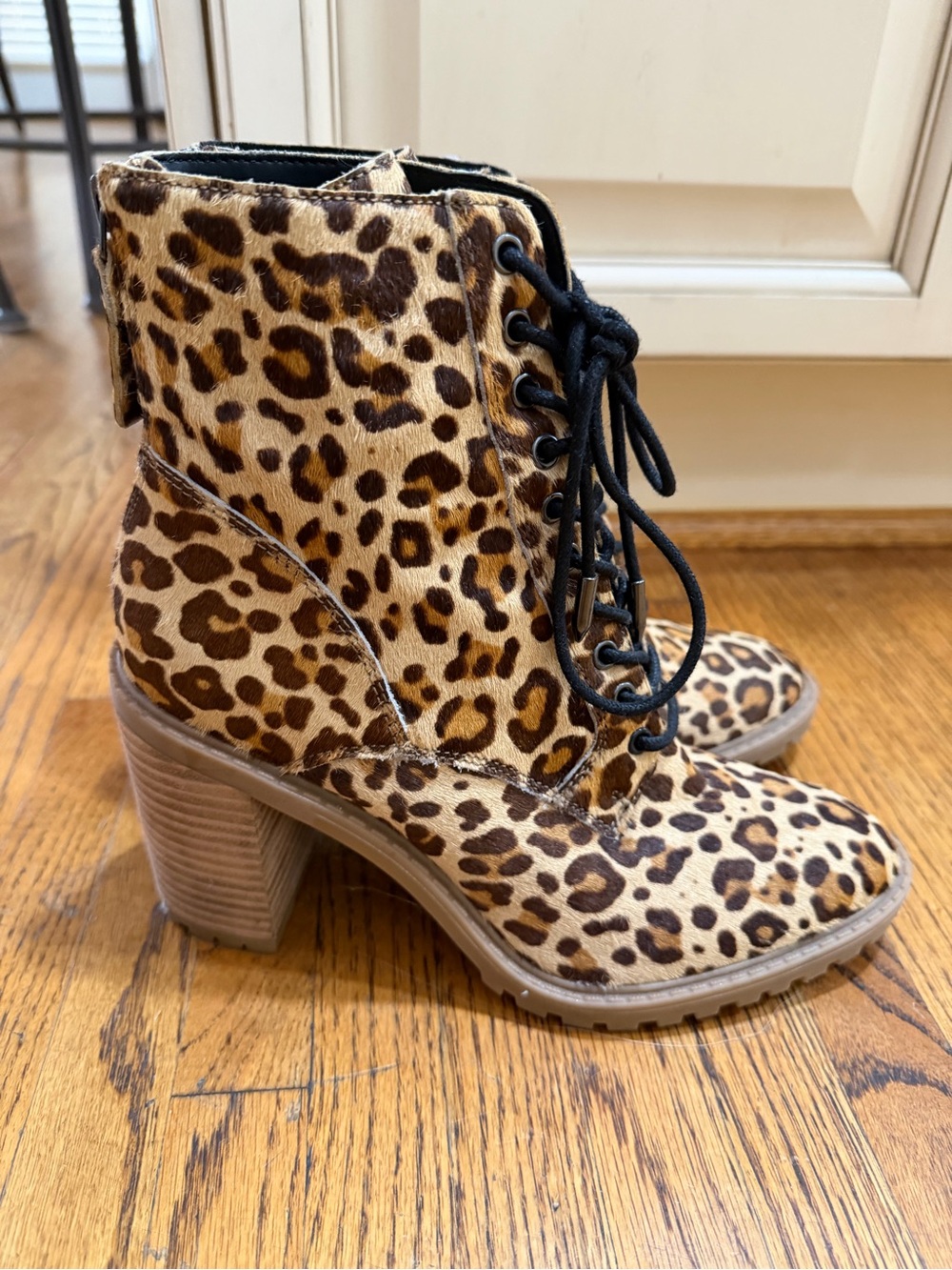 Dolce Vita Leopard Print Lace-Up Block Heel Ankle Boots Sz 8.5